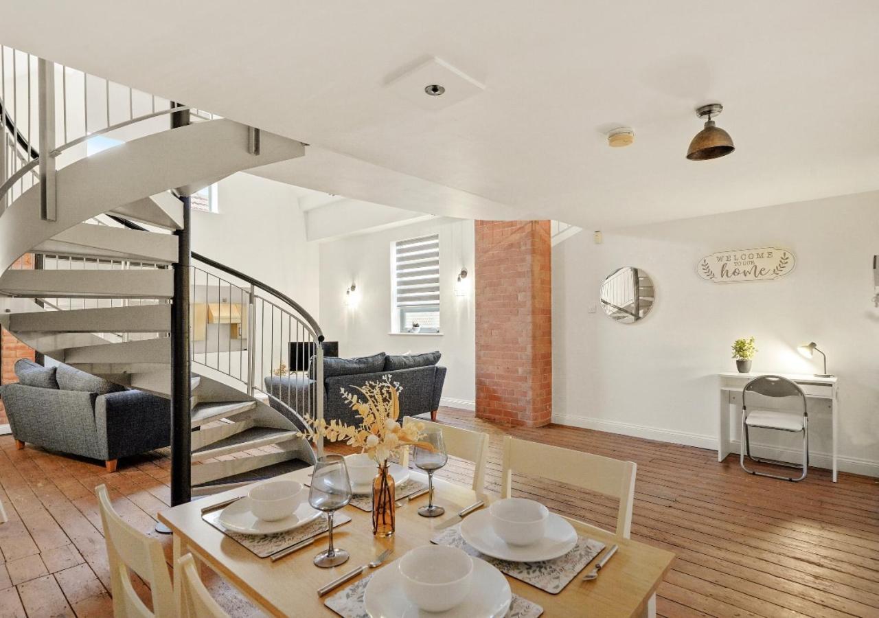 Parking, Heated Floors, Sleeps 4 Guests, Netflix Apartment Lincoln Luaran gambar